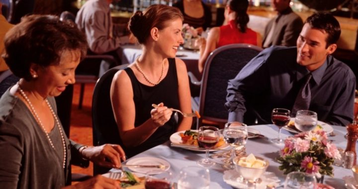 Americans Eating Out Less Thanks to Higher Prices