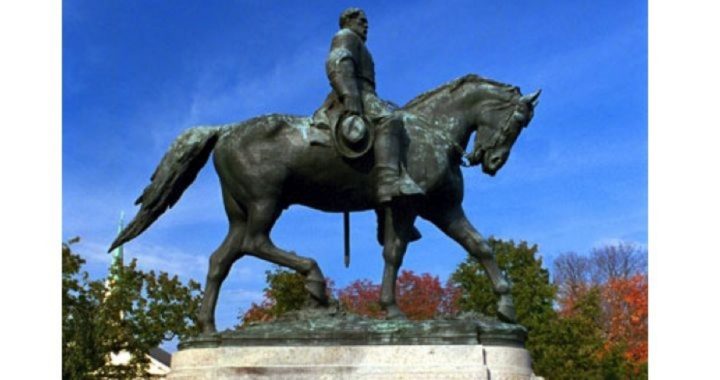 Lawsuit Aims to Stop Removal of General Robert E. Lee Statue
