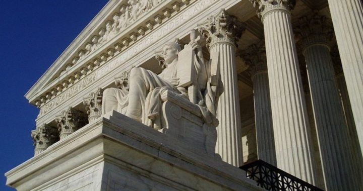 Supreme Court Unanimously Upholds Fourth Amendment in Illinois case