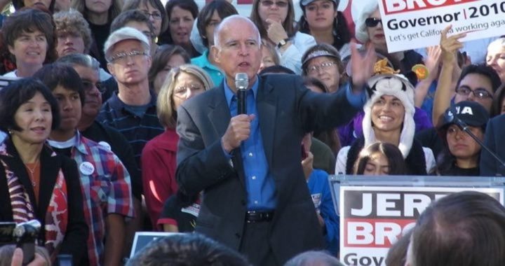 Governor Brown Signs Bill to Make California a Sanctuary State