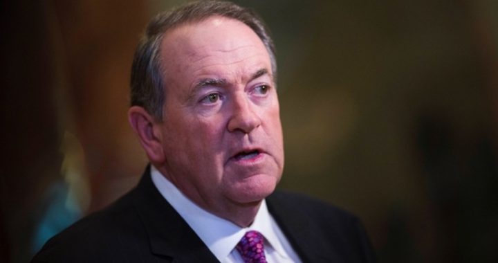 Huckabee Predicts That a Pro-life Governor Could Defy the Feds