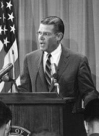 Former Defense Chief Robert McNamara Dies