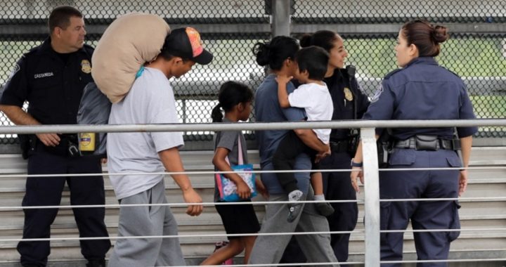 Rasmussen Poll: Americans Blame Immigrant Parents For Family Separations