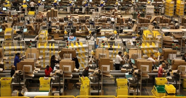 Amazon’s New $15 Minimum Wage Is a Shrewd Political Move