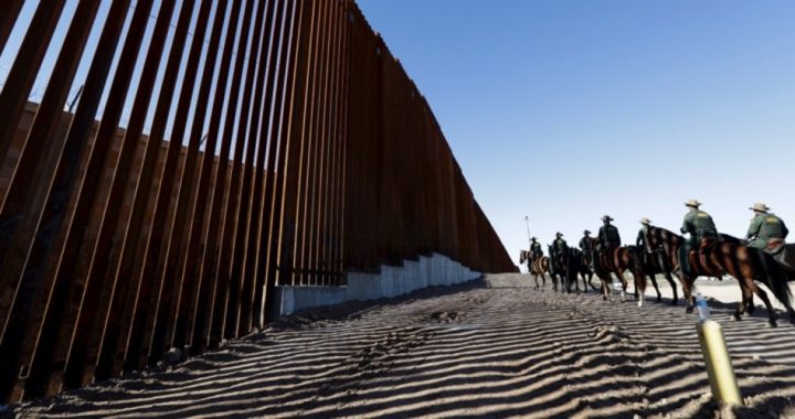 Armed Militia to Meet Military at Border as Invasion Snakes North