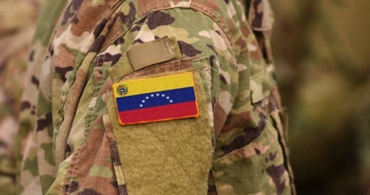Many Venezuelan Soldiers Wavering and Some Are Deserting
