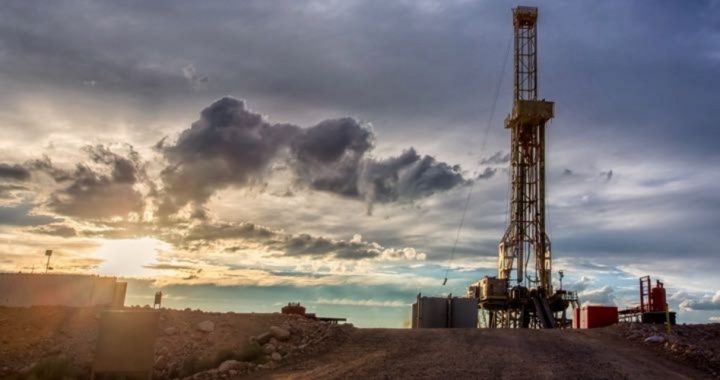 As Oil and Gas Prices Drop, Frackers Declare Bankruptcy