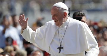 Pope: “Global Village” Should Educate Children