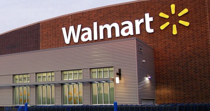 Economists Forecast GDP Growth Under Two Percent; Walmart Shoppers Disagree