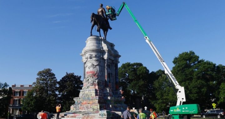 Judge Temporarily Blocks Lee Monument’s Removal. Vandals Working Overtime.