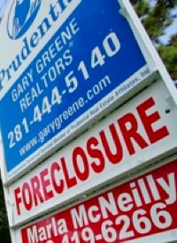 Foreclosures Hit Rich and Poor
