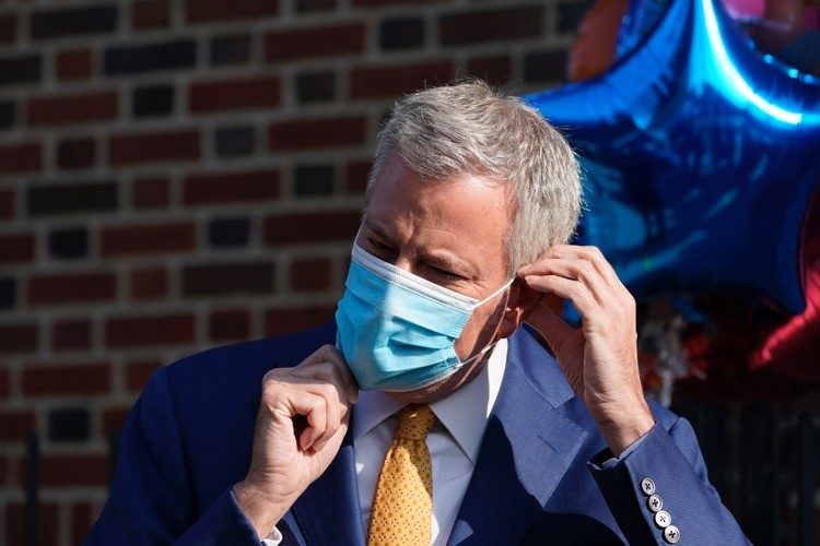 De Blasio, Democrats Abandon Social Distancing to Party for Biden De Blasio, Democrats Abandon Social Distancing to Party for Biden