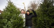 White House Warns “Fiscal Cliff” Threatens Holiday Shopping