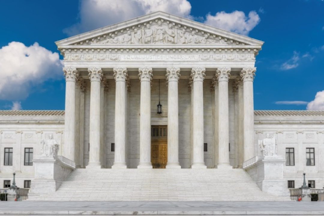 SCOTUS Stays Lower Court Ruling Blocking Revocation of TPS for Venezuelans SCOTUS Stays Lower Court Ruling Blocking Revocation of TPS for Venezuelans