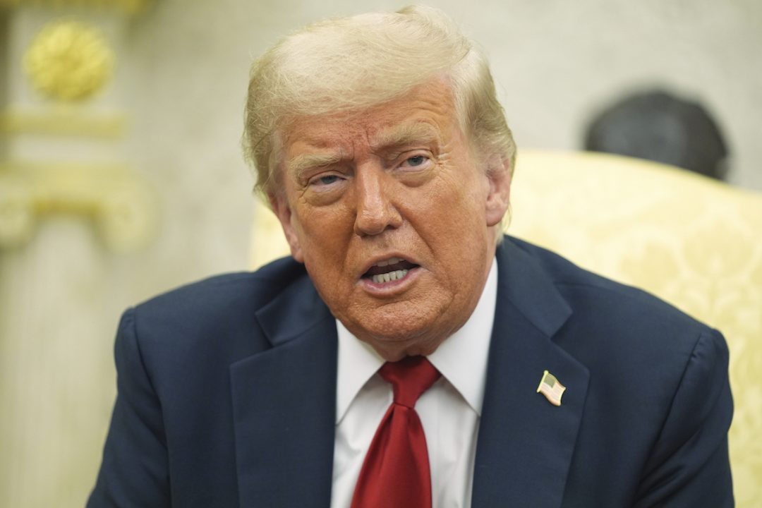 Trump Threatens Russia With Tariffs, Commits to Selling Weapons to NATO to Arm Ukraine Trump Threatens Russia With Tariffs, Commits to Selling Weapons to NATO to Arm Ukraine