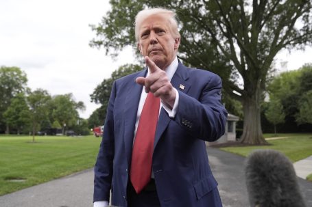 Trump Orders Nuclear Subs in Position After Russian Threat