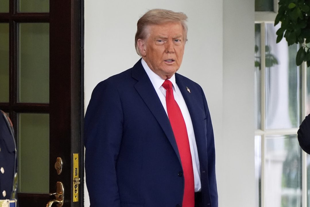 Trump Eyes Elimination of Mail-in Ballots, Voting Machines to Secure Elections
