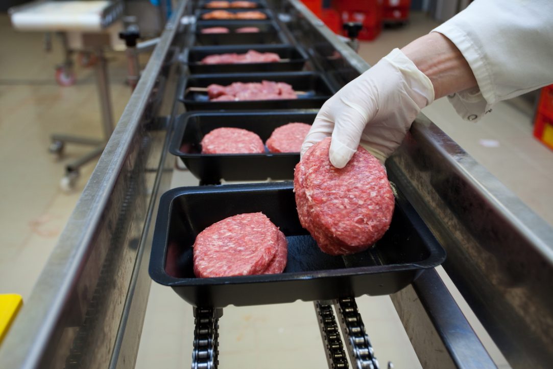 Trump Quadruples Argentine Beef Import Quota Amid Ranchers’ Opposition