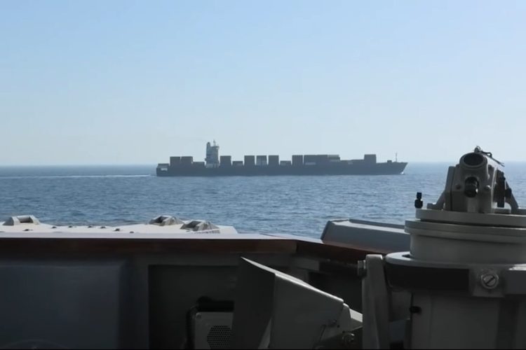 Iran Recloses Strait; U.S. Navy Disables Iranian Ship; Kent to Trump: Leave Iran