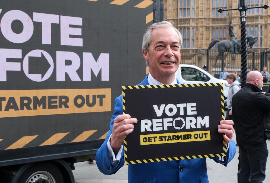 Farage Makes PM Pitch as Starmer Steps Down