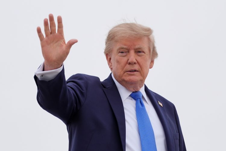 Trump Sued Over Paid Early Access to “Market-moving” Truth Social Posts