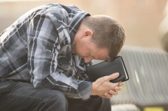 New Jersey Law Raises Concerns Over Prayer Outside Abortion Clinics