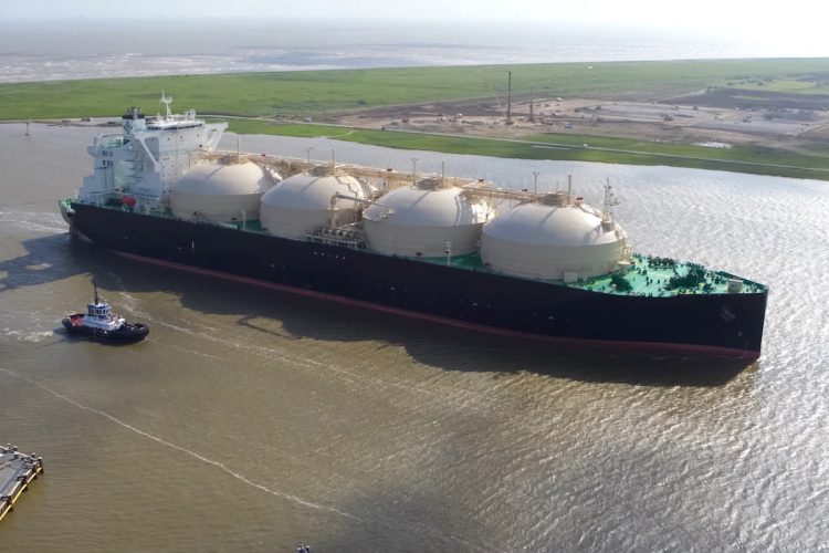 Secret Russian Financing Shadows Alaska Gas Project Discussed by Putin and Trump Envoys: Reports