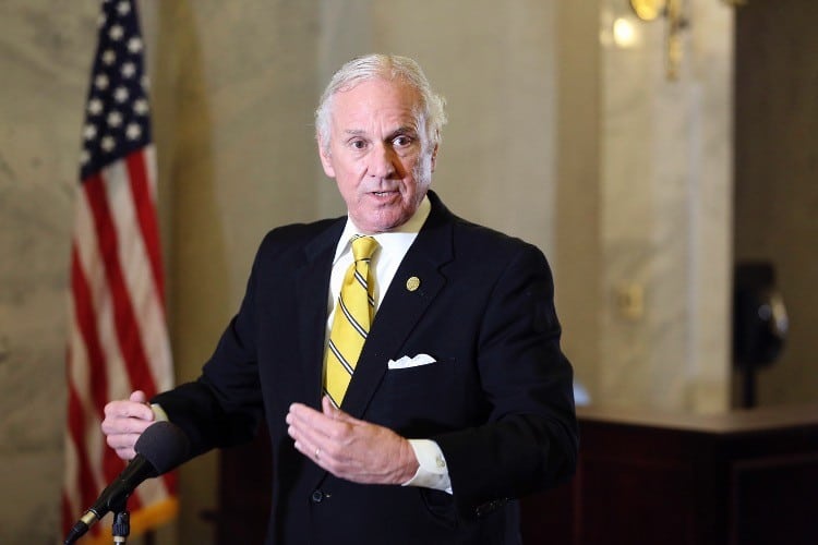 S.C. Governor: No Placement Here for Illegal-alien Kids; State Will Revoke Licenses for Homes That Take Them - The New American