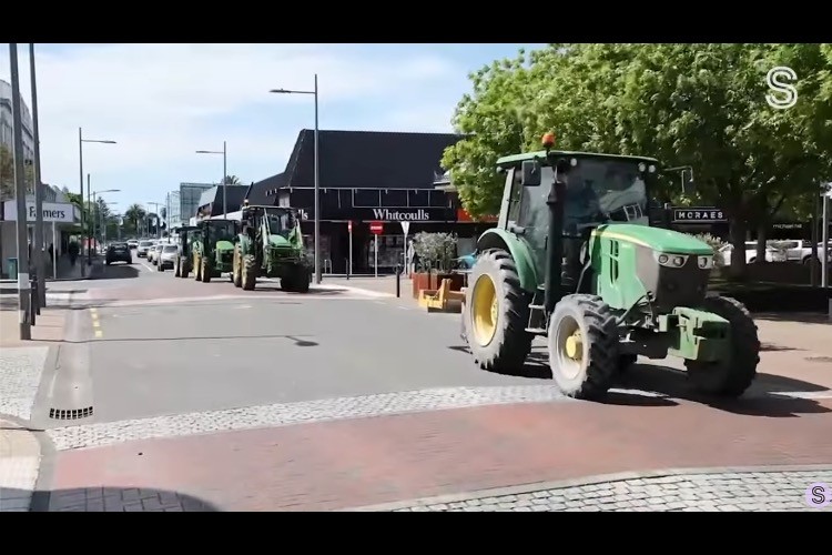New Zealand Farmers Take to the Streets to Protest Proposed "Cow Flatulence" Tax