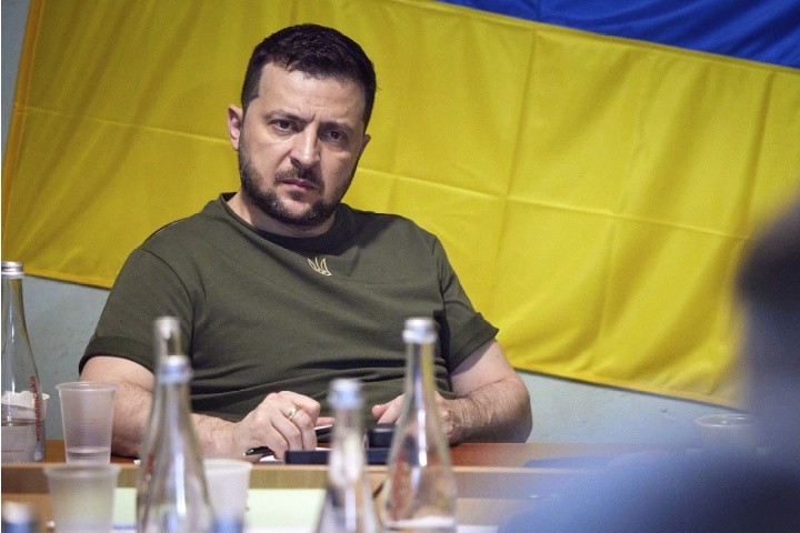 Ukraine Shuts Down Largest Opposition Party, Seizes Its Assets